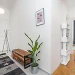 Stylish Flat With Terrace And Ac