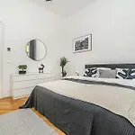 Stylish Flat With Terrace And Ac