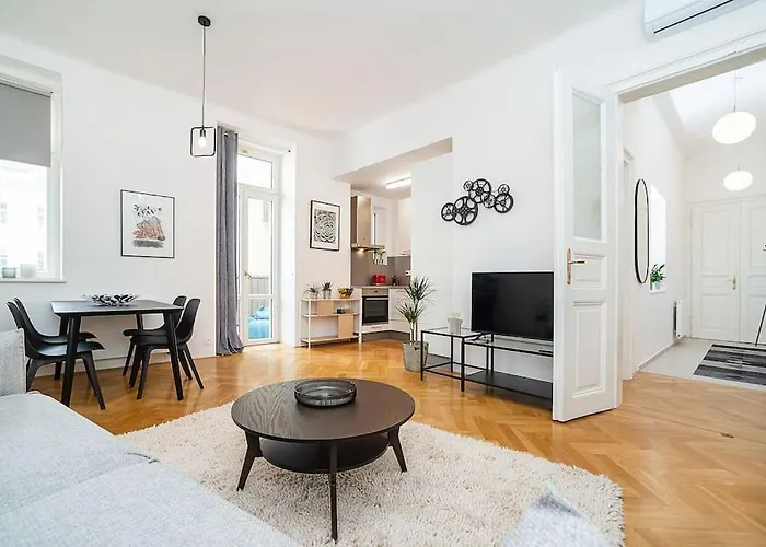 Stylish Flat With Terrace And Ac