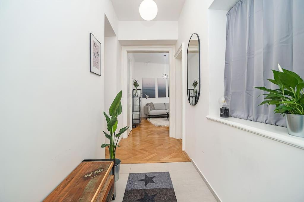 Stylish Flat With Terrace And Ac *