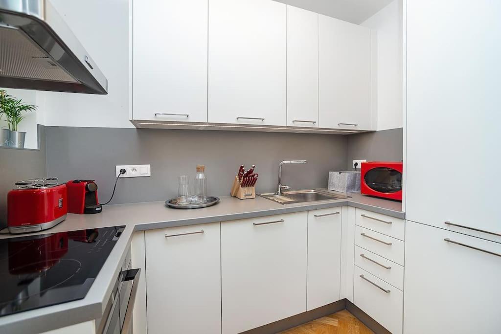 Stylish Flat With Terrace And Ac