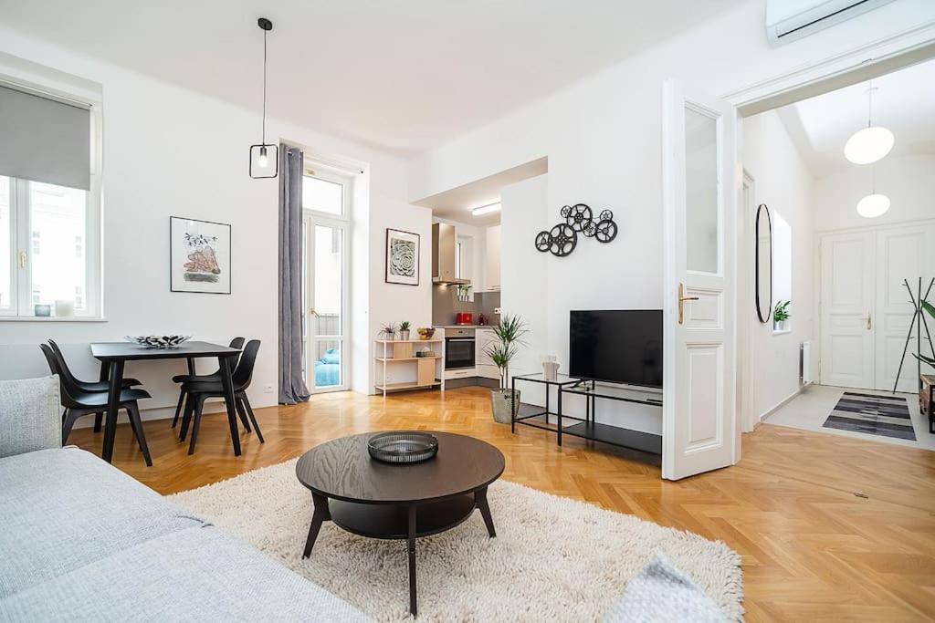 Appartamento Stylish Flat With Terrace And Ac